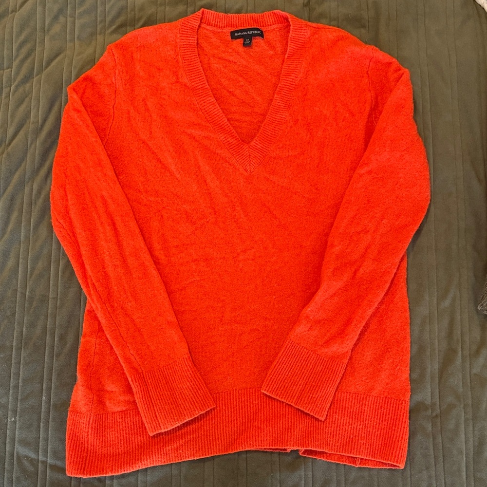 Banana Republic Women's Bright Orange V-Neck Sweater